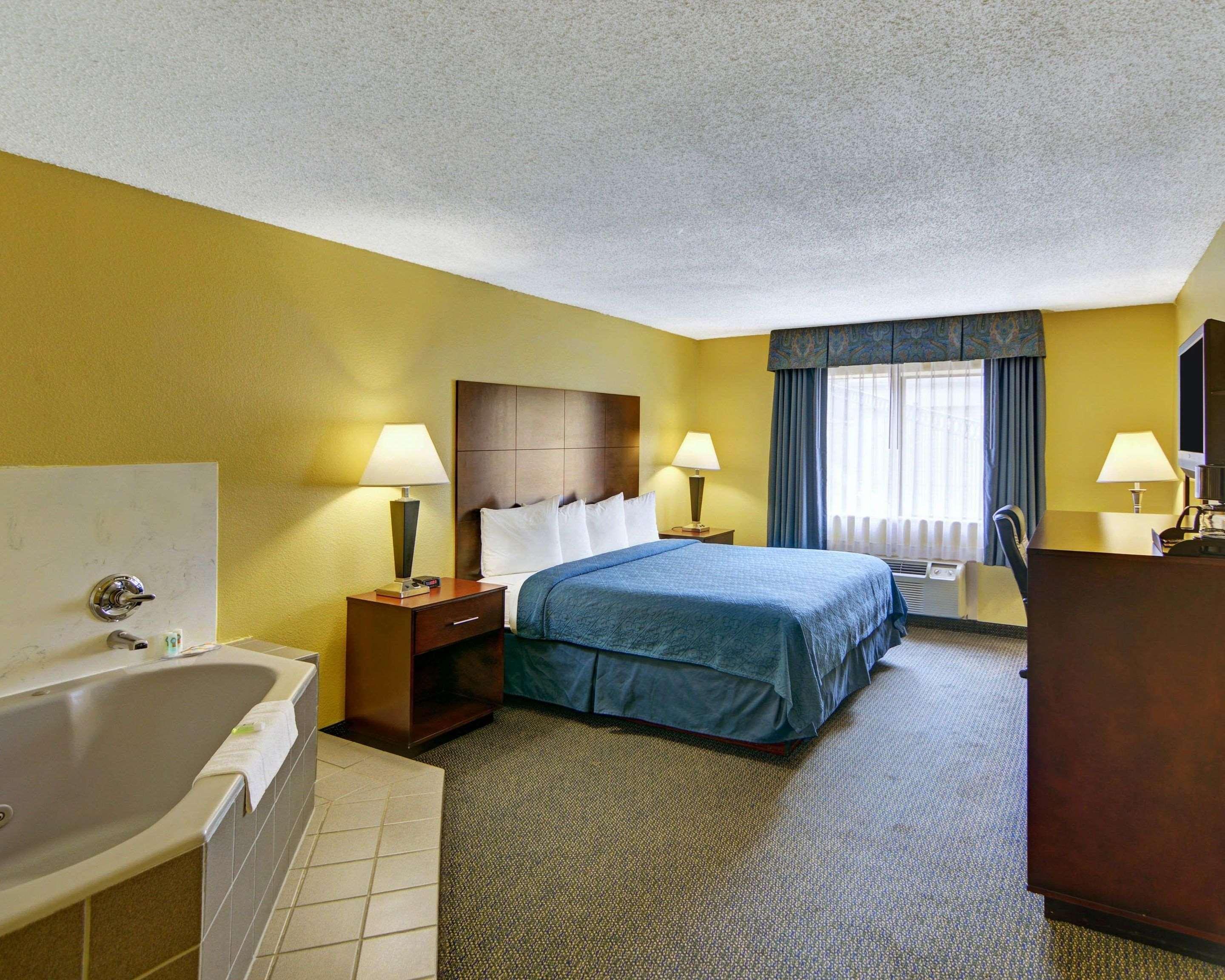 Quality Inn & Suites Grand Prairie Luaran gambar