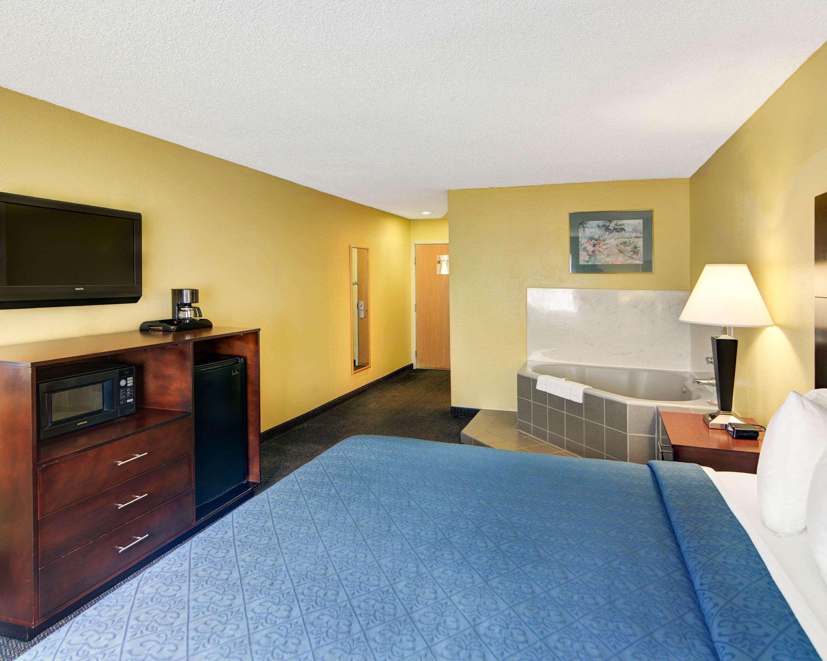 Quality Inn & Suites Grand Prairie Luaran gambar