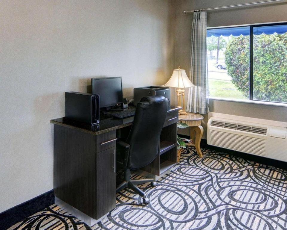 Quality Inn & Suites Grand Prairie Luaran gambar